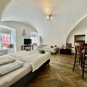 Nicolas Apartmán